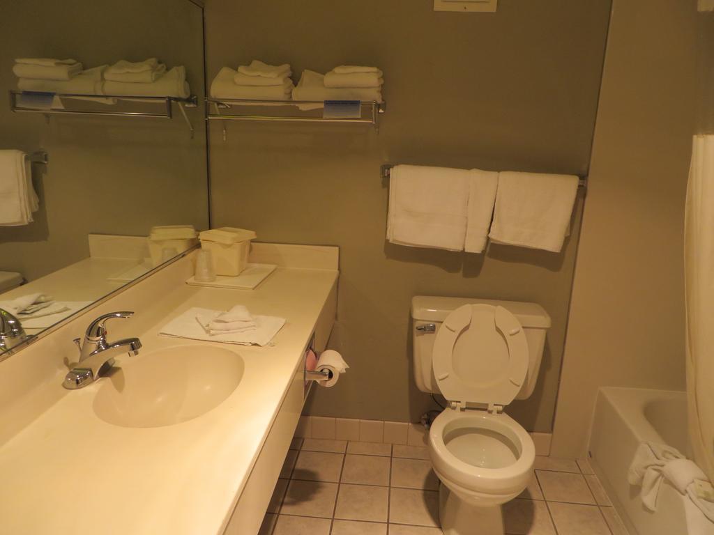 Ambers Resort And Conference Center Wisconsin Dells Room photo